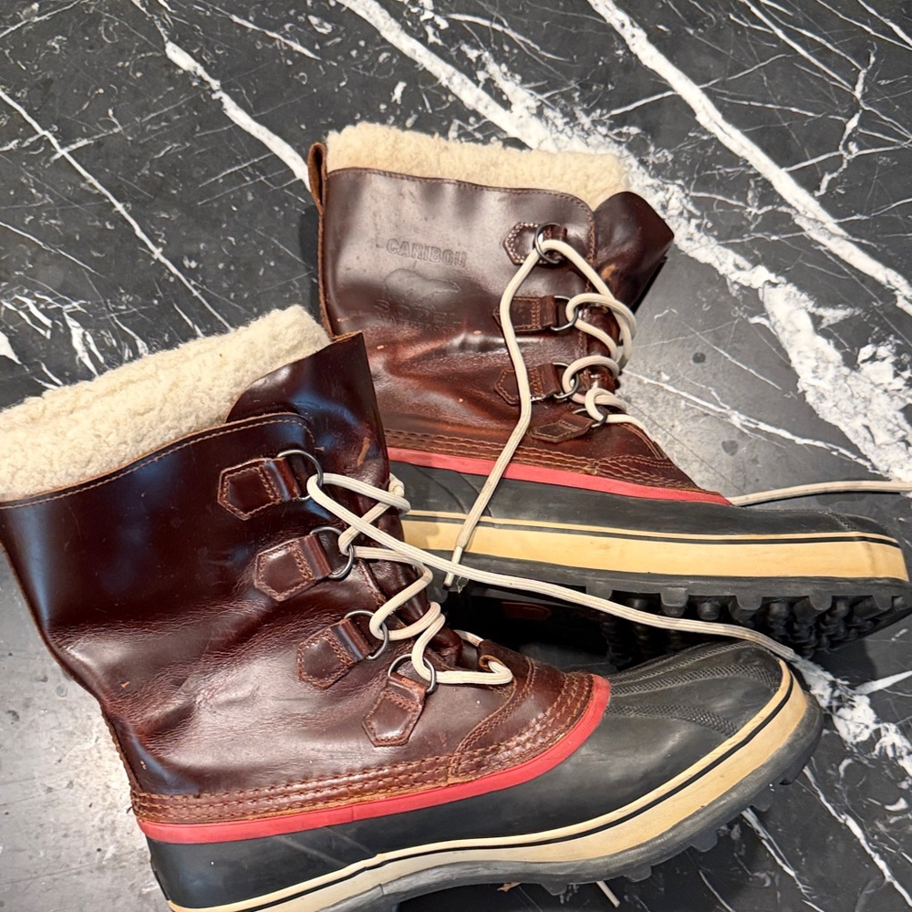 Sorel Caribou Brown Leather Lace-Up Winter Boots with Cream Sherpa and Red Trim